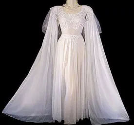 *VINTAGE VANITY FAIR EXQUISITE SOUTHERN BELLE LACE PEIGNOIR & NIGHTGOWN SET